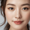 Wanita Asia dengan eyeliner natural tipis close-up